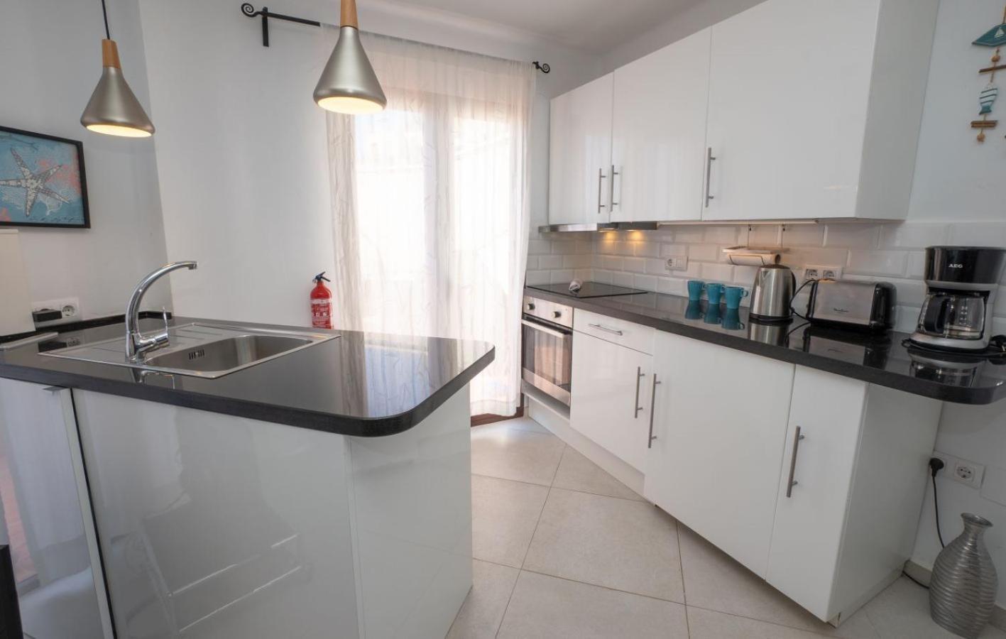 Capistrano Playa 712 Menyber Apartment Nerja Bagian luar foto